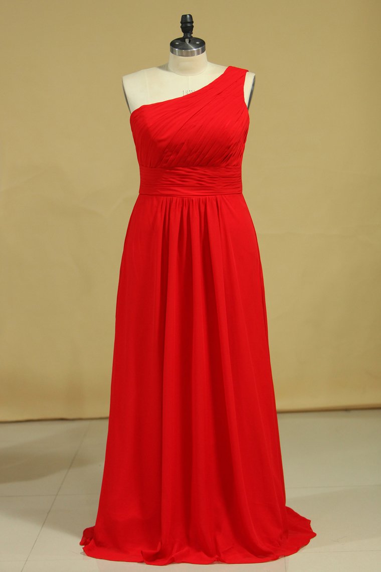 2024 Plus Size One Shoulder Bridesmaid Dresses  Ruffled Bodice A-Line Chiffon Red