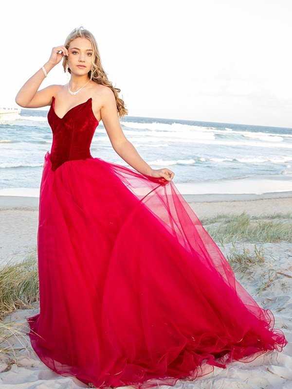 Ball Gown Sweetheart Tulle Sleeveless Court Train Dresses DFP0001689