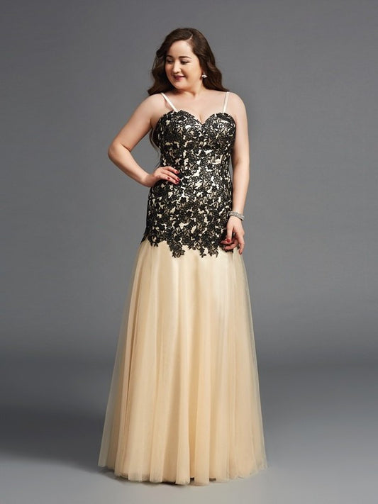 Sheath/Column Spaghetti Straps Applique Sleeveless Long Net Plus Size Dresses DFP0003960