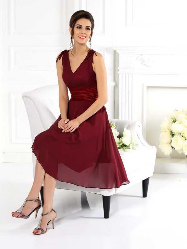 A-Line/Princess V-neck Sleeveless Short Chiffon Bridesmaid Dresses DFP0005239