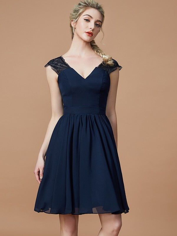 A-Line/Princess V-neck Chiffon Knee-Length Bridesmaid Dresses DFP0005411